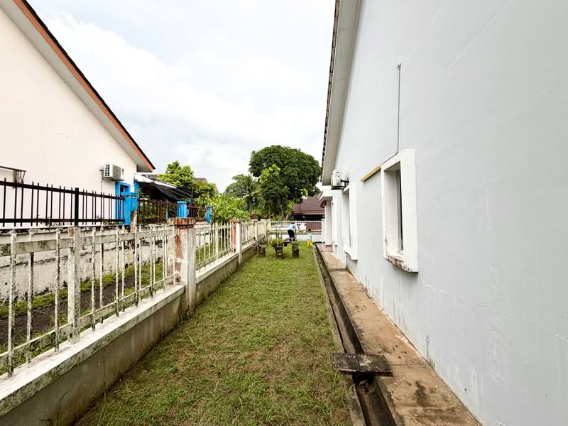 Rumah Teres 1 Tingkat untuk Dijual di Bandar Seri Alam (Masai) - Fakhrul Imlan - Exterior - PropertyGuru.com.my