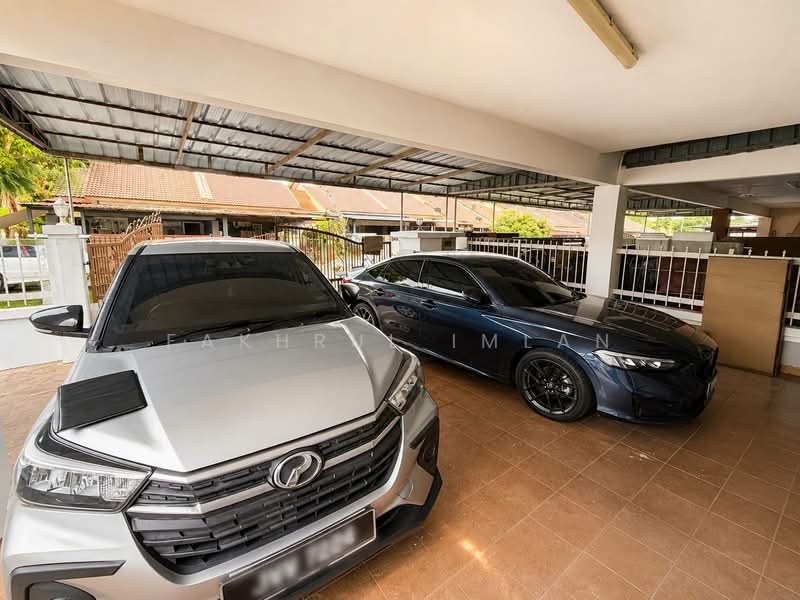 Rumah Teres 1 Tingkat untuk Dijual di Bandar Seri Alam (Masai) - Fakhrul Imlan - Car Park - PropertyGuru.com.my