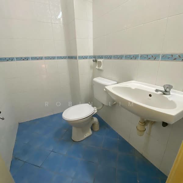 2-storey Terraced House for Sale in Taman Setia Indah (Tebrau) - Robin Lim - Bathroom - PropertyGuru.com.my
