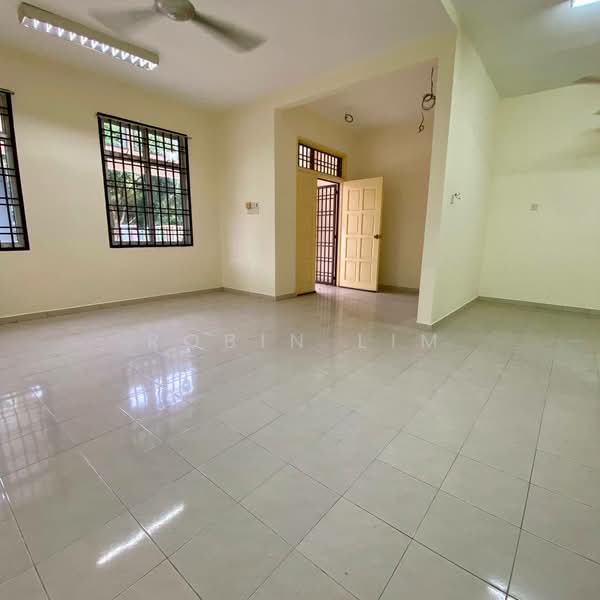 2-storey Terraced House for Sale in Taman Setia Indah (Tebrau) - Robin Lim - Living Room - PropertyGuru.com.my