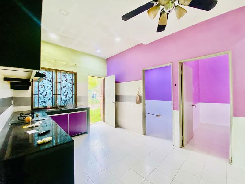 Rumah Teres 1 Tingkat untuk Dijual di Kampung Teluk Panglima Garang (Telok Panglima Garang) - Dr Shahril Nizam - Kitchen - PropertyGuru.com.my