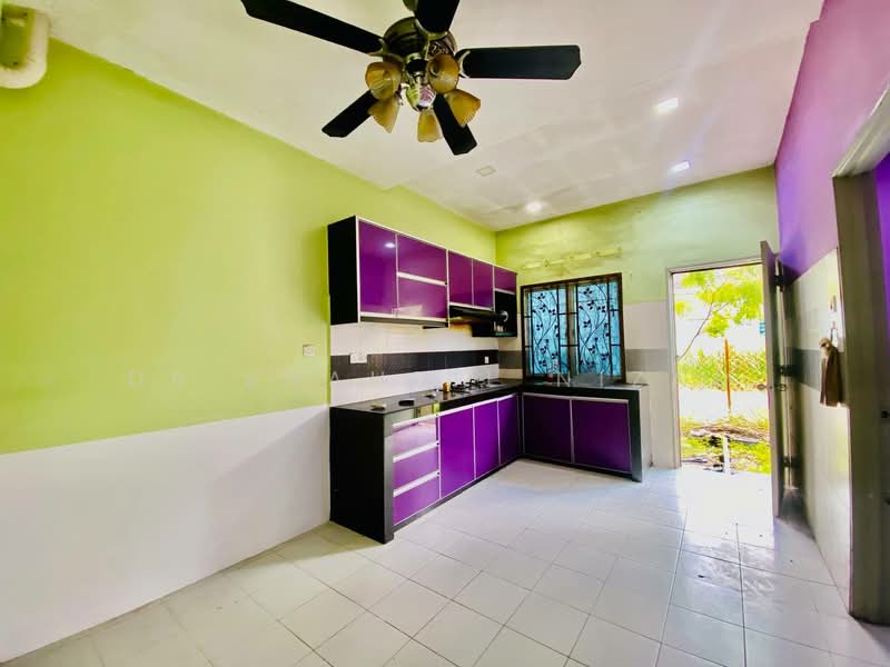 Rumah Teres 1 Tingkat untuk Dijual di Kampung Teluk Panglima Garang (Telok Panglima Garang) - Dr Shahril Nizam - Kitchen - PropertyGuru.com.my