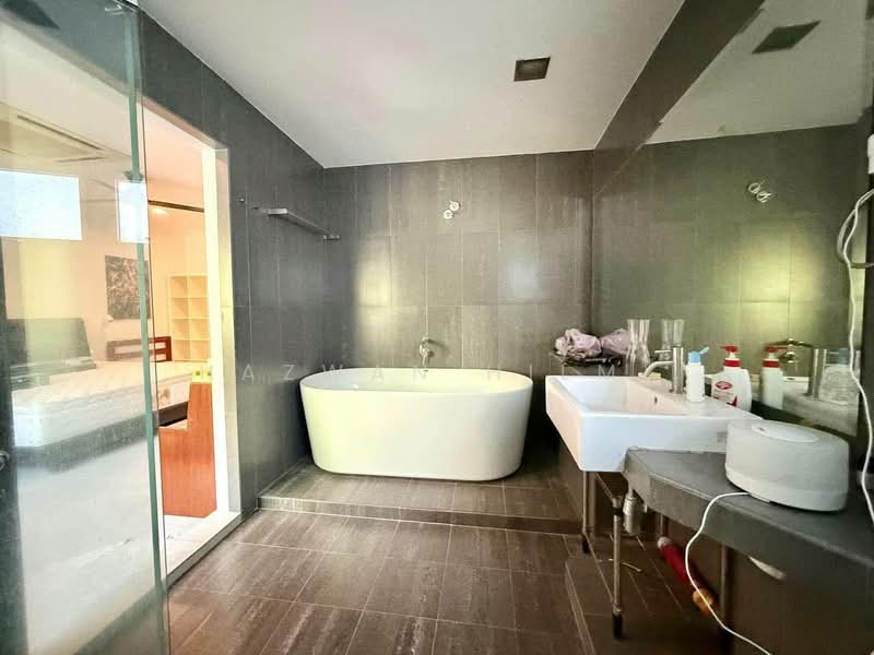 2-storey Terraced House for Sale in Taman Tun Dr Ismail (Kuala Lumpur) - Hazwan Hilmi - Bathroom - PropertyGuru.com.my