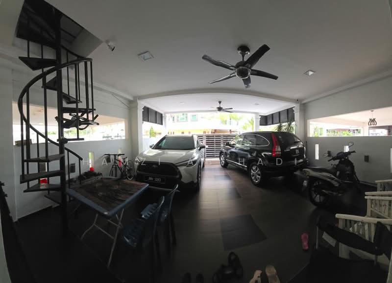 Rumah Teres 2-Tingkat untuk Dijual di Nilai Impian (Nilai) - Hamzi Ab Hadi - Car Park - PropertyGuru.com.my
