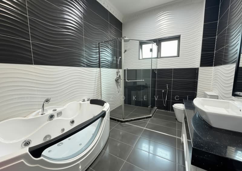 Rumah Berkembar untuk Dijual di Tropicana (Petaling Jaya) - Dovile Kazokeviciute - Bathroom - PropertyGuru.com.my