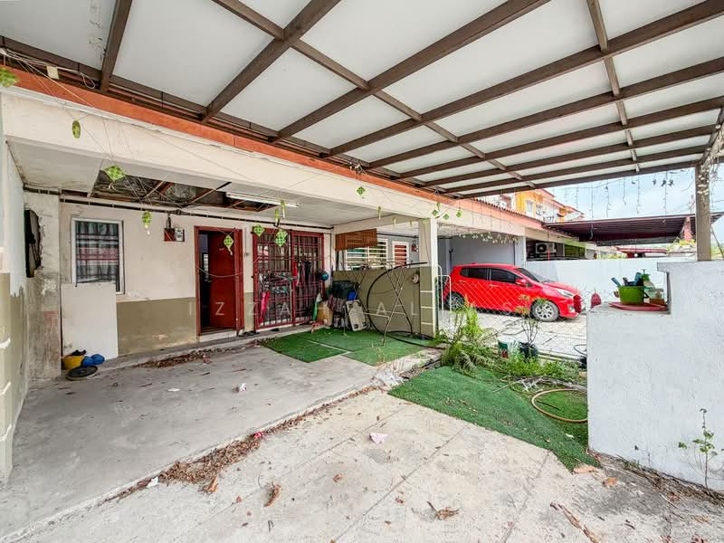 2-storey Terraced House for Sale in Bandar Saujana Putra (Tanjong Duabelas) - Izzah Alias - Exterior - PropertyGuru.com.my