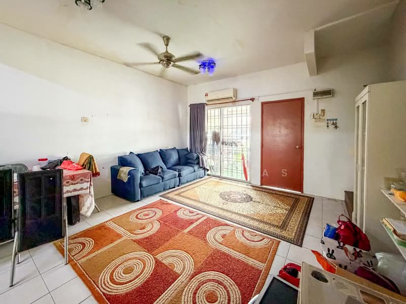 2-storey Terraced House for Sale in Bandar Saujana Putra (Tanjong Duabelas) - Izzah Alias - Living Room - PropertyGuru.com.my