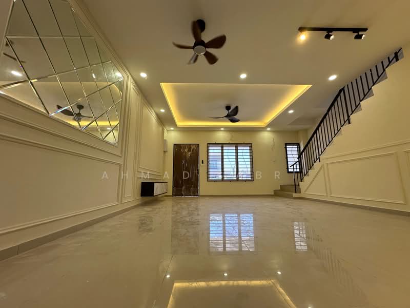 Rumah Teres 2-Tingkat untuk Disewa di Kota Warisan (Sepang) - Ahmad Sabri - Living Room - PropertyGuru.com.my