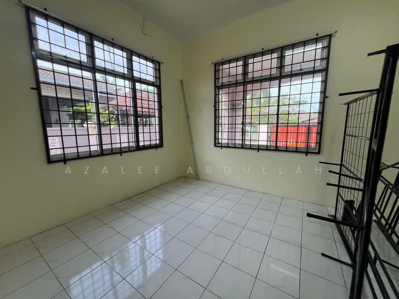 Semi-Detached House for Sale in Kampung Sungai Karang Pantai (Sungai Karang) - Azalee Abdullah - Interior - PropertyGuru.com.my