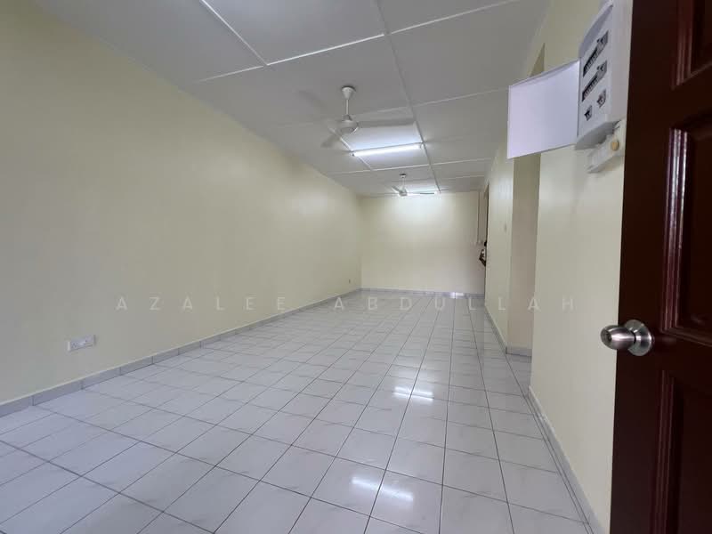 Semi-Detached House for Sale in Kampung Sungai Karang Pantai (Sungai Karang) - Azalee Abdullah - Interior - PropertyGuru.com.my