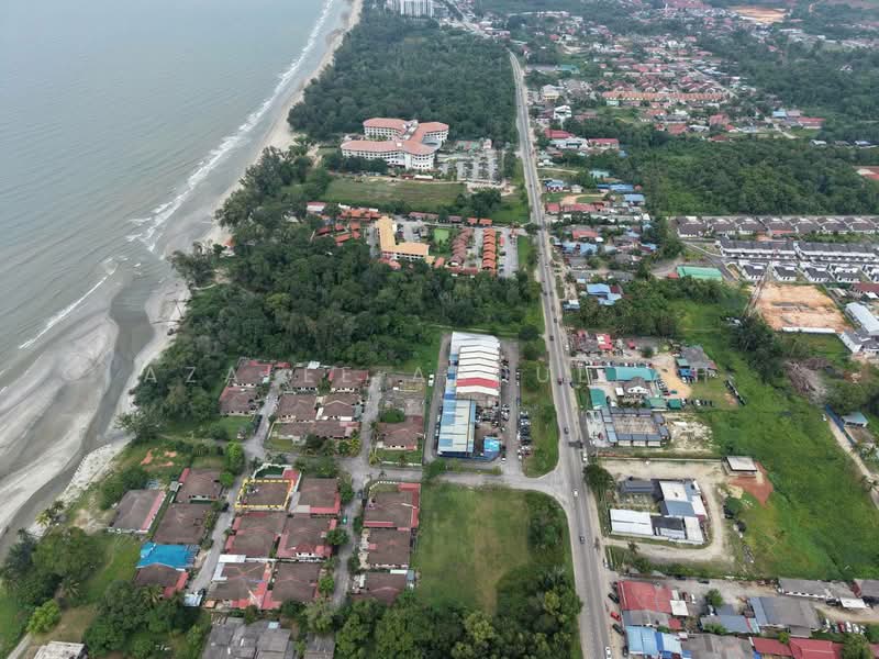 Semi-Detached House for Sale in Kampung Sungai Karang Pantai (Sungai Karang) - Azalee Abdullah - Exterior - PropertyGuru.com.my