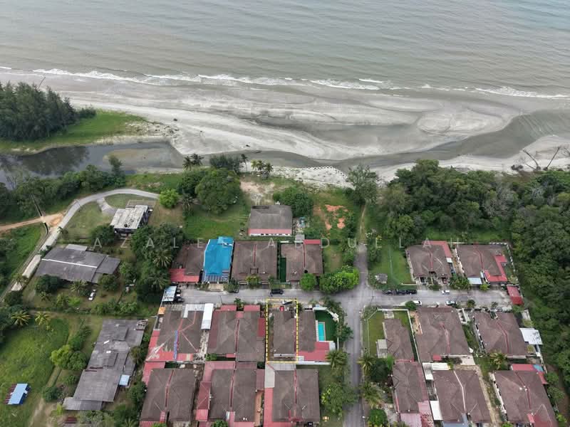 Semi-Detached House for Sale in Kampung Sungai Karang Pantai (Sungai Karang) - Azalee Abdullah - Exterior - PropertyGuru.com.my