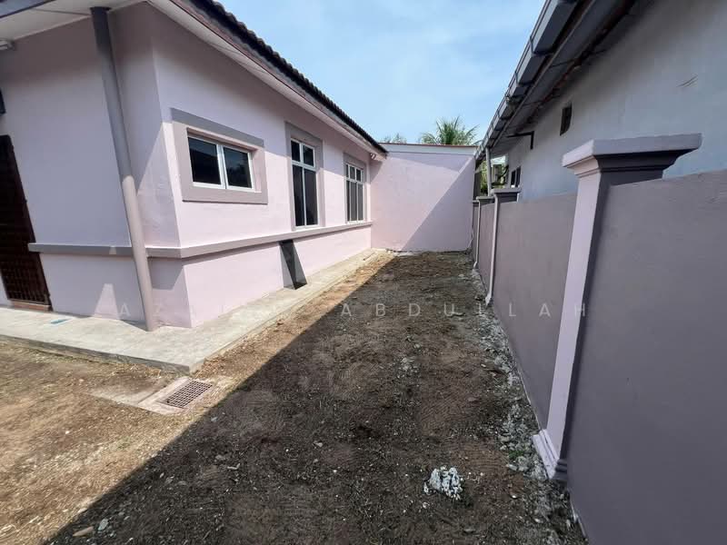 Semi-Detached House for Sale in Kampung Sungai Karang Pantai (Sungai Karang) - Azalee Abdullah - Exterior - PropertyGuru.com.my