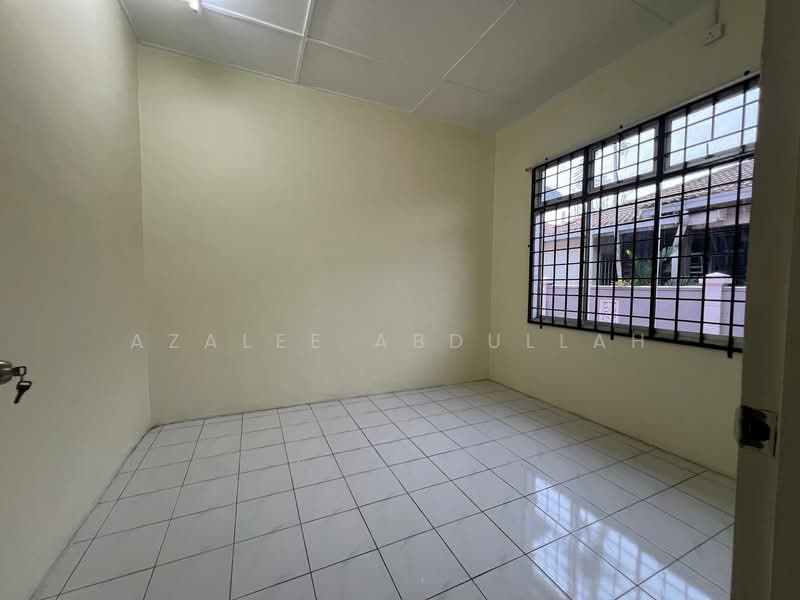 Semi-Detached House for Sale in Kampung Sungai Karang Pantai (Sungai Karang) - Azalee Abdullah - Interior - PropertyGuru.com.my