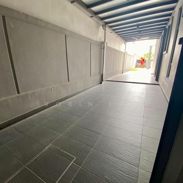 Cluster House for Sale in Taman Desa Tebrau (Tebrau) - Robin Lim - Corridor - PropertyGuru.com.my