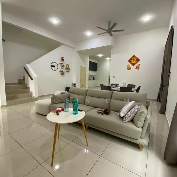 Cluster House for Sale in Taman Desa Tebrau (Tebrau) - Robin Lim - Living Room - PropertyGuru.com.my