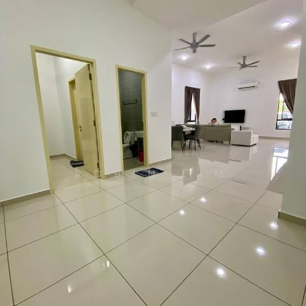 Cluster House for Sale in Taman Desa Tebrau (Tebrau) - Robin Lim - Living Room - PropertyGuru.com.my