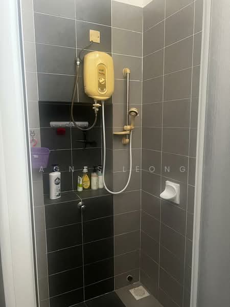 2-storey Terraced House for Sale in Seksyen U13 (Setia Alam) - Agnes Leong - Bathroom - PropertyGuru.com.my