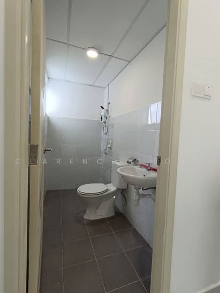 Pangsapuri untuk Disewa di Impiana Sky Residensi - Clarence Chong - Bathroom - PropertyGuru.com.my
