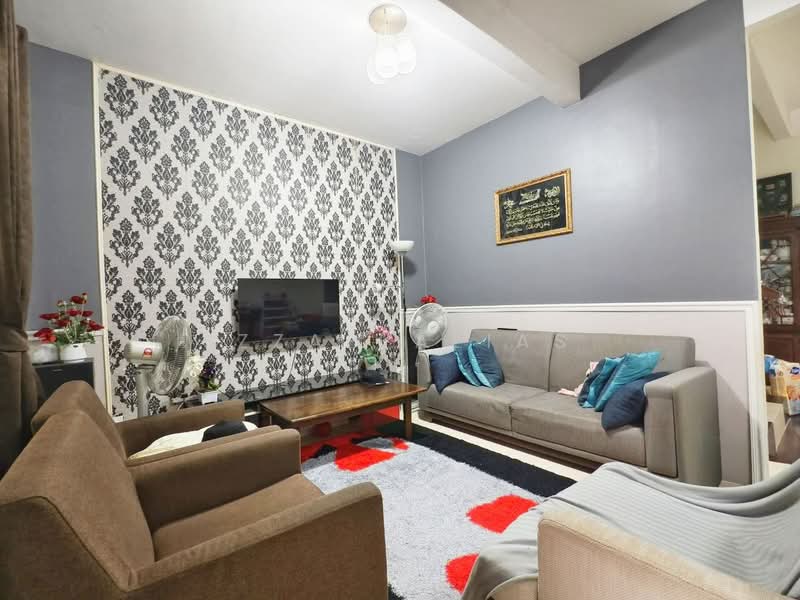 Rumah Teres 2-Tingkat untuk Dijual di Rawang (Selangor) - Izzah Alias - Living Room - PropertyGuru.com.my