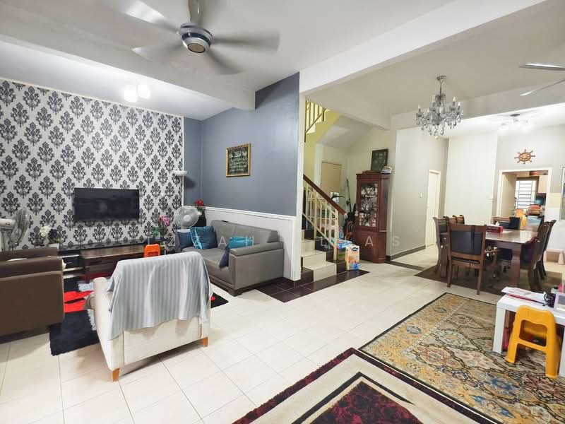 Rumah Teres 2-Tingkat untuk Dijual di Rawang (Selangor) - Izzah Alias - Living Room - PropertyGuru.com.my