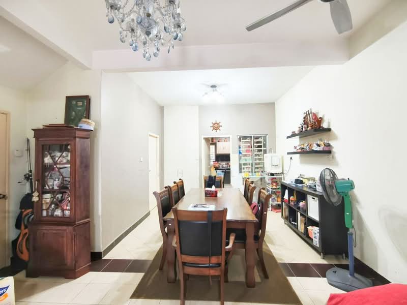 Rumah Teres 2-Tingkat untuk Dijual di Rawang (Selangor) - Izzah Alias - Dining Room - PropertyGuru.com.my