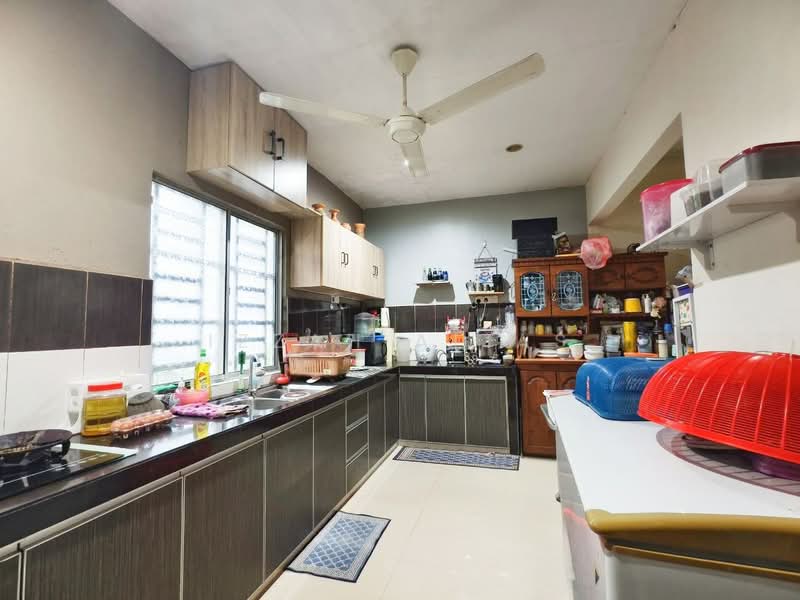 Rumah Teres 2-Tingkat untuk Dijual di Rawang (Selangor) - Izzah Alias - Kitchen - PropertyGuru.com.my