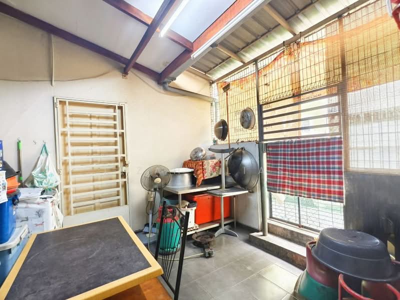 Rumah Teres 2-Tingkat untuk Dijual di Rawang (Selangor) - Izzah Alias - Kitchen - PropertyGuru.com.my