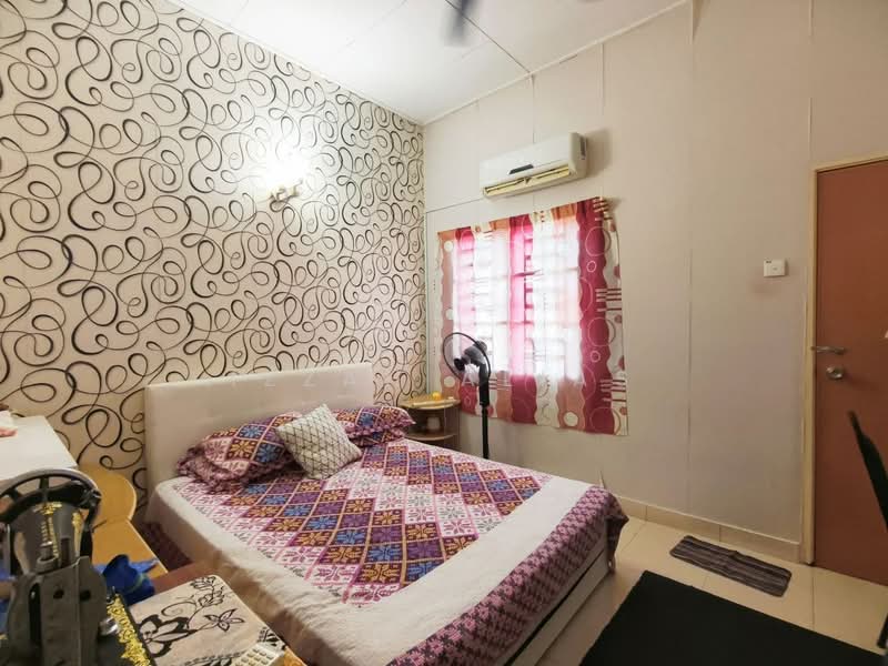 Rumah Teres 2-Tingkat untuk Dijual di Rawang (Selangor) - Izzah Alias - Bedroom - PropertyGuru.com.my