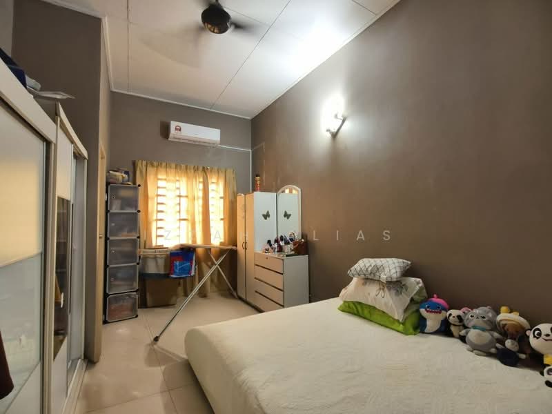 Rumah Teres 2-Tingkat untuk Dijual di Rawang (Selangor) - Izzah Alias - Bedroom - PropertyGuru.com.my