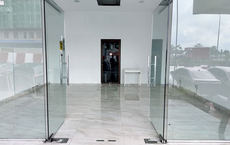 Kedai / Pejabat untuk Disewa di Taman Perling (Perling) - Julie Yew - Entrance - PropertyGuru.com.my
