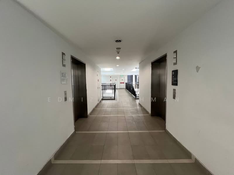 Kediaman Servis untuk Dijual di Radia Residences - Edmizi Othman - Corridor - PropertyGuru.com.my