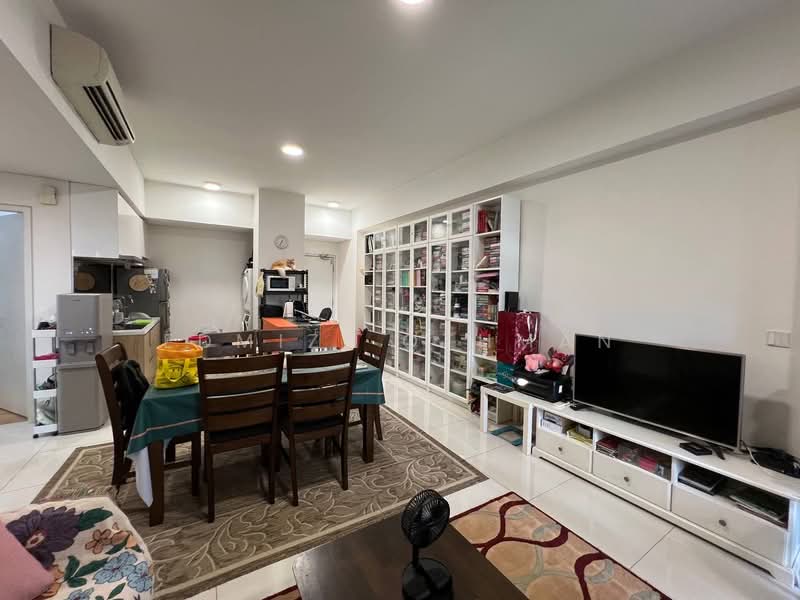 Kediaman Servis untuk Dijual di Radia Residences - Edmizi Othman - Living Room - PropertyGuru.com.my