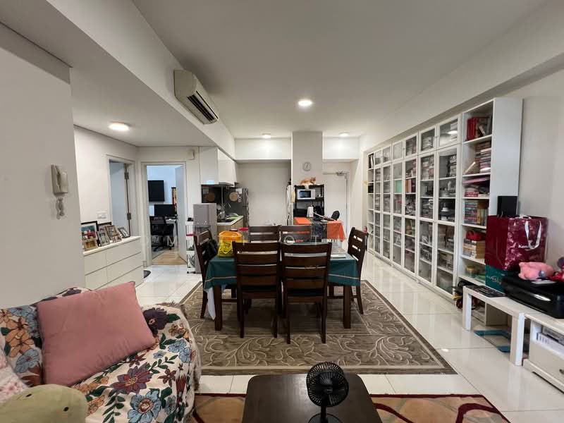 Kediaman Servis untuk Dijual di Radia Residences - Edmizi Othman - Living Room - PropertyGuru.com.my