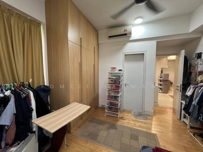 Kediaman Servis untuk Dijual di Radia Residences - Edmizi Othman - Bedroom - PropertyGuru.com.my