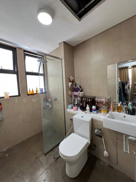 Kediaman Servis untuk Dijual di Radia Residences - Edmizi Othman - Bathroom - PropertyGuru.com.my