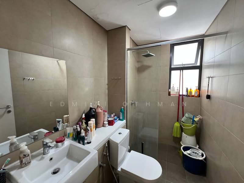 Kediaman Servis untuk Dijual di Radia Residences - Edmizi Othman - Bathroom - PropertyGuru.com.my