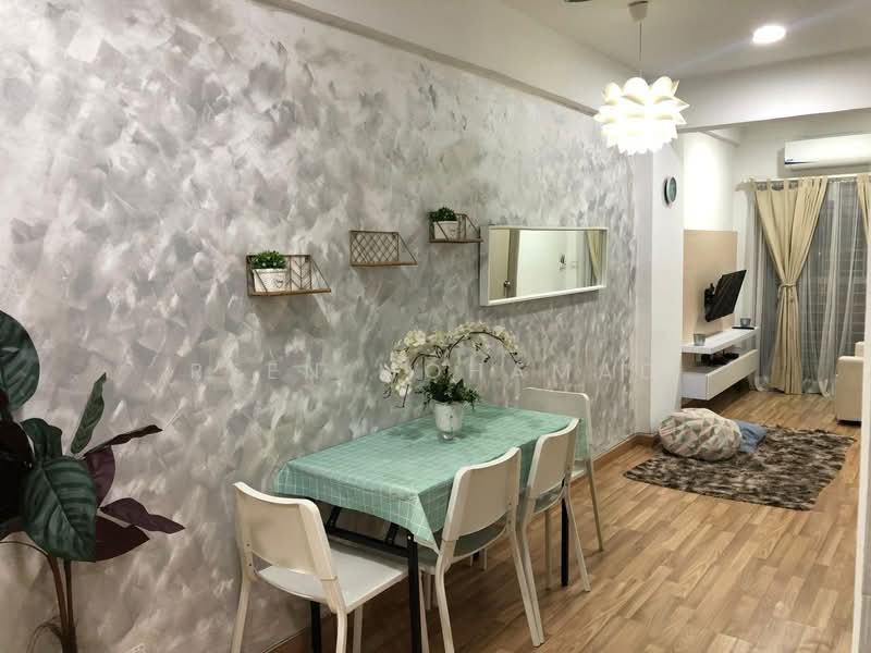 Townhouse for Sale in Semenyih (Selangor) - Reen Mohamad - Living Room - PropertyGuru.com.my