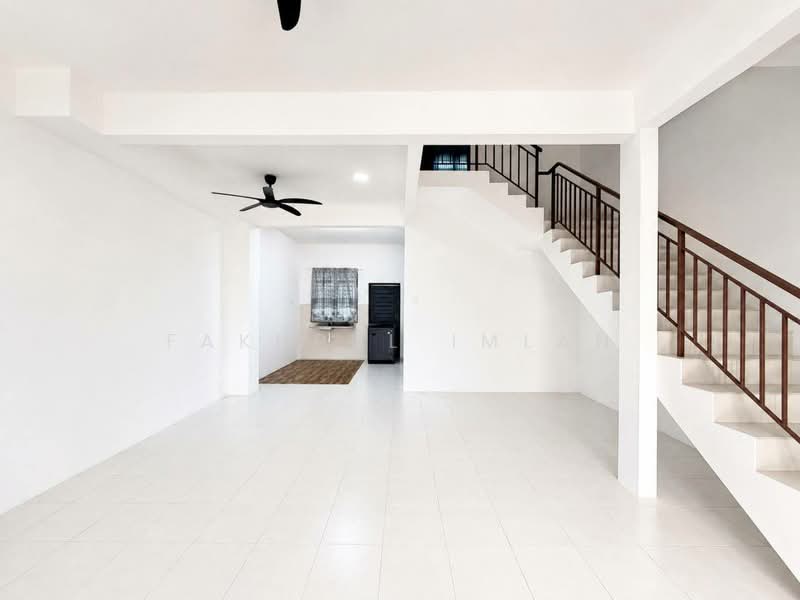 Rumah Teres 2 Tingkat untuk Dijual di Taman Scientex Kota Tinggi (Kota Tinggi) - Fakhrul Imlan - Living Room - PropertyGuru.com.my