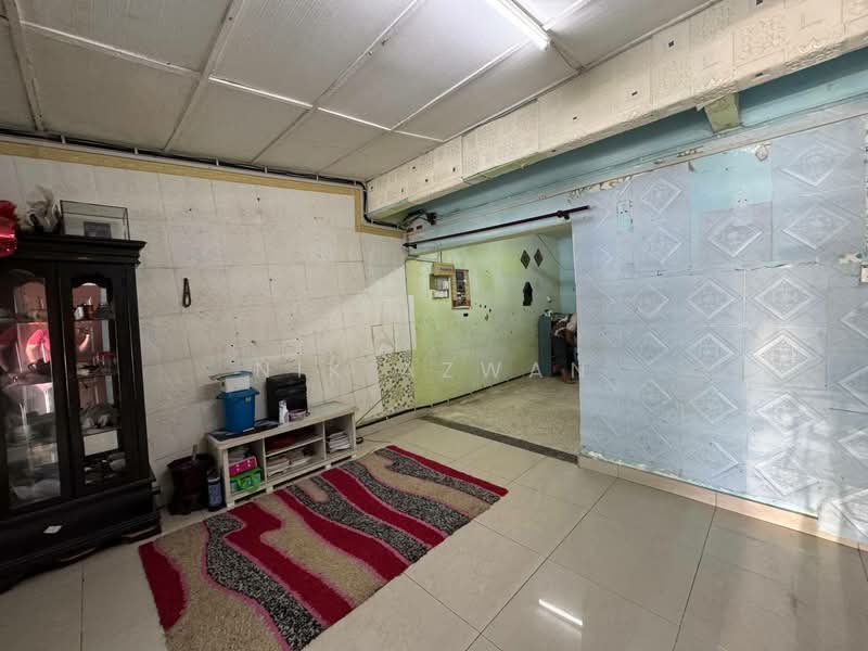 2-storey Terraced House for Sale in Taman Perindustrian Puchong Utama (Puchong) - NIK AZWAN - Interior - PropertyGuru.com.my