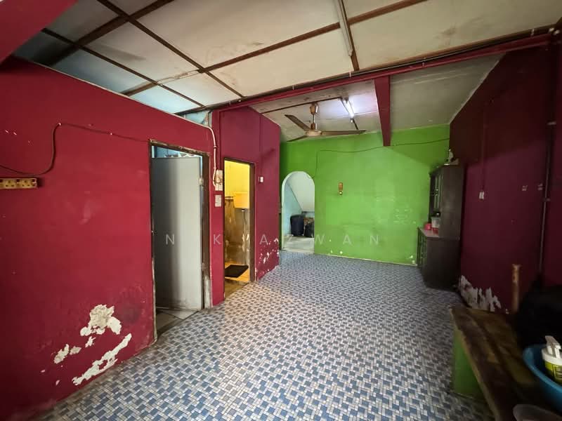 2-storey Terraced House for Sale in Taman Perindustrian Puchong Utama (Puchong) - NIK AZWAN - Interior - PropertyGuru.com.my