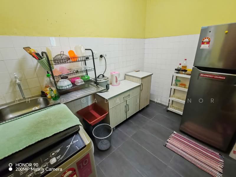 Flat for Sale at Taman Sri Serdang - Ahmad Gadafi Md Nor - Kitchen - PropertyGuru.com.my