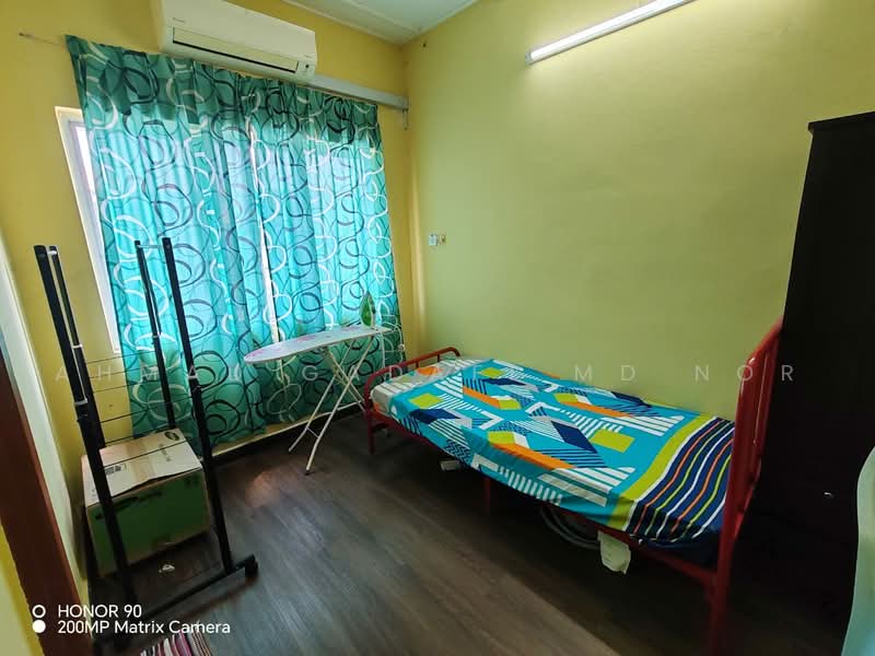 Flat for Sale at Taman Sri Serdang - Ahmad Gadafi Md Nor - Bedroom - PropertyGuru.com.my