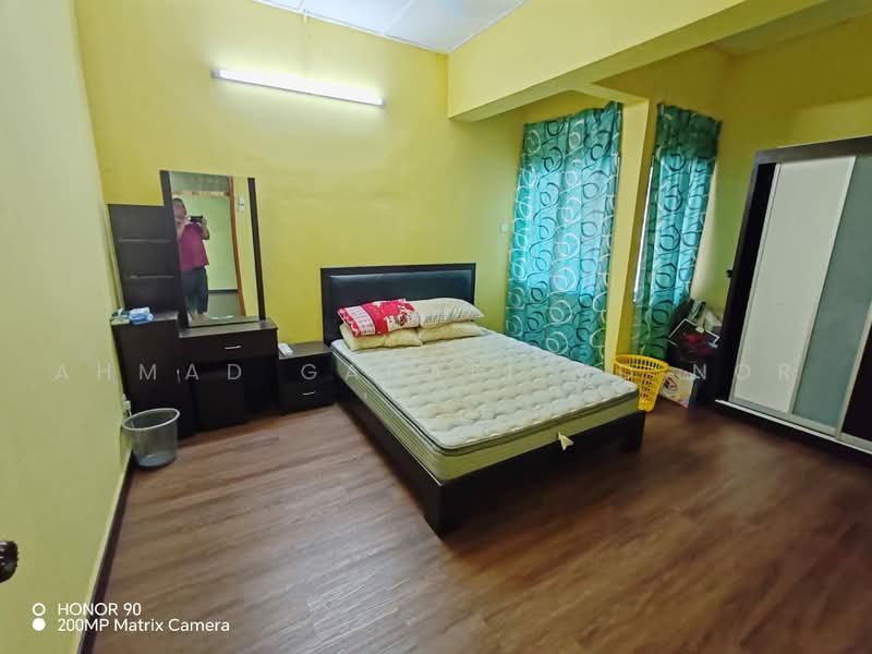 Flat for Sale at Taman Sri Serdang - Ahmad Gadafi Md Nor - Bedroom - PropertyGuru.com.my