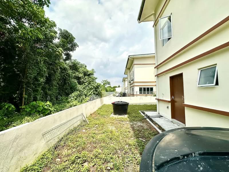 Rumah Berkembar untuk Dijual di Seksyen 29 (Shah Alam) - Yasmin Sulaiman - Exterior - PropertyGuru.com.my