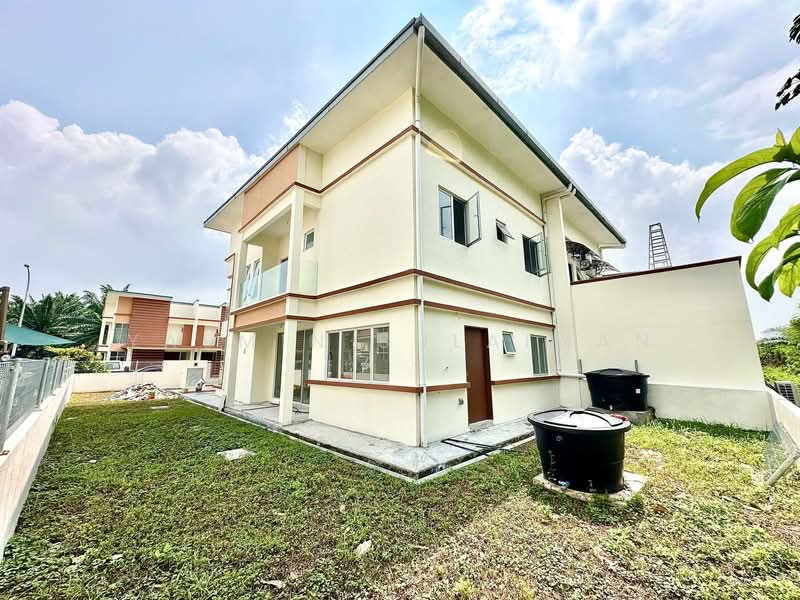 Rumah Berkembar untuk Dijual di Seksyen 29 (Shah Alam) - Yasmin Sulaiman - Exterior - PropertyGuru.com.my