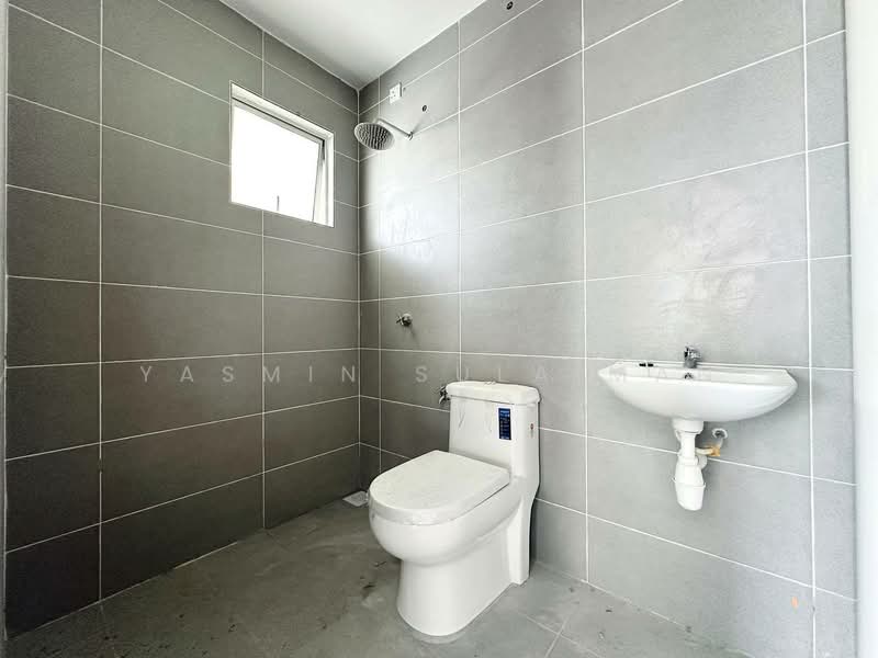 Rumah Berkembar untuk Dijual di Seksyen 29 (Shah Alam) - Yasmin Sulaiman - Bathroom - PropertyGuru.com.my