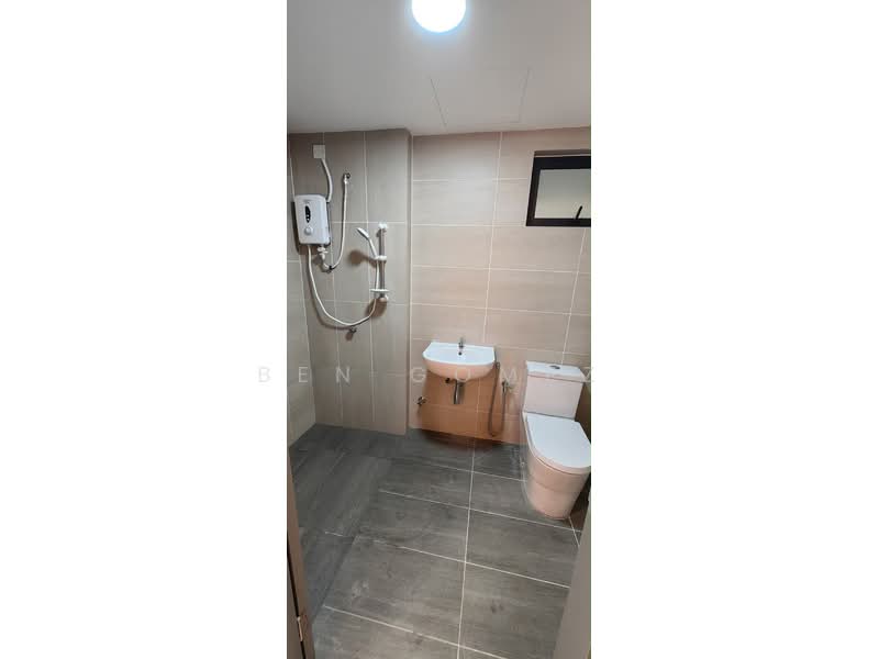 Service Residence for Sale at Parkland Residence - Ben Gomez - Bathroom - PropertyGuru.com.my