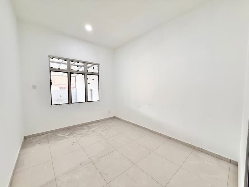 Rumah Teres 1-Tingkat untuk Dijual di Taman Semarak (Nilai) - Ahmad Fadlee - PropertyGuru.com.my