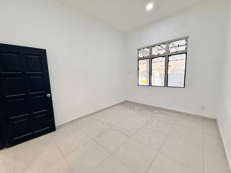 Rumah Teres 1-Tingkat untuk Dijual di Taman Semarak (Nilai) - Ahmad Fadlee - PropertyGuru.com.my